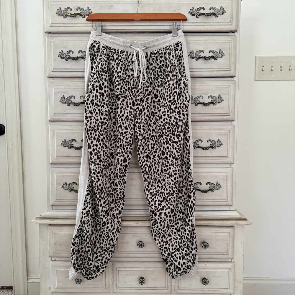 Umgee Leopard Print Drawstring Lounge Pants - Cream/Black  Size Women's Small